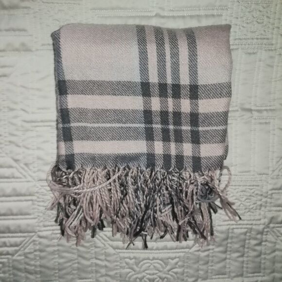 Pink & Grey Plaid Oversized Fringed Infinity Scarf NWOT - Picture 4 of 7